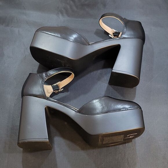 BRAND NEW MUDD BLOCK-HEEL ADJUSTABLE ANKLE STRAP SANDAL - Picture 8 of 16